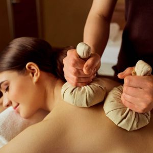 Massage relaxant aux pochons 1h ou 1h 30 solo ou duo